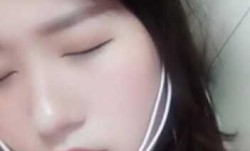新鲜出炉小姐姐不穿内裤的齐逼小短裙，各种发骚诱惑愿做你的小母狗
