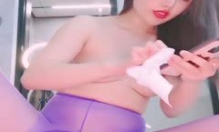 尼尼子-丝袜美腿御姐