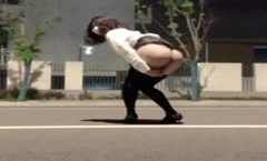 人妖半夜户外露出扣