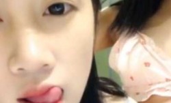 广州知名姐妹mei花雪儿月儿大尺度私拍流出超乳晕雪儿被纹身炮友怼着操