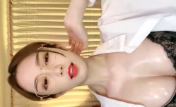 婷宝-爆乳黑丝OL制服-1